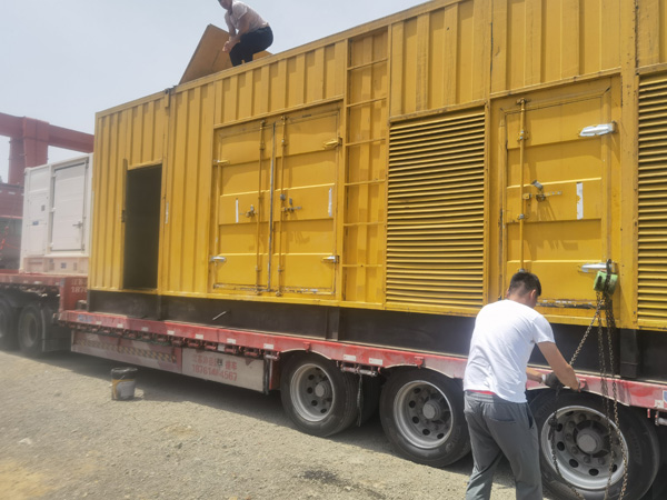 东升镇除了负载情况和发动机维护，还有哪些因素会影响 200kw 柴油发电机的油耗？