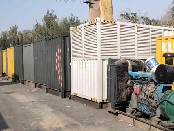 东升镇200KW柴油发电机机组每小时油耗是多少？